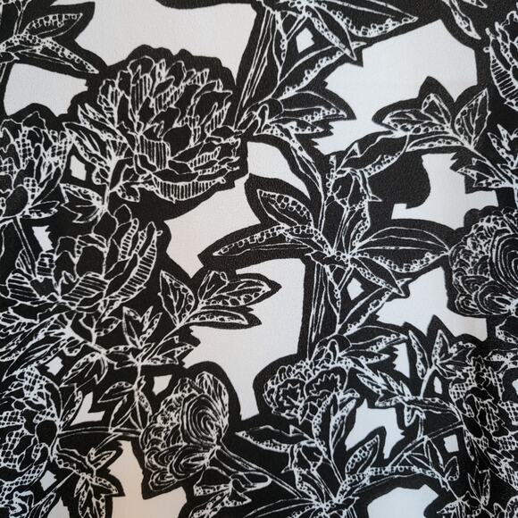 Express Black & White Floral Chiffon Ruffle Flounce Open Back Camisole Blouse - Picture 5 of 16